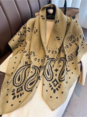 Elegant Olive Green Paisley Women's Scarf